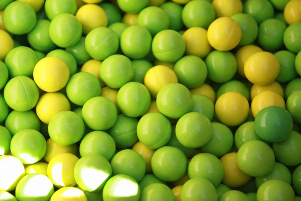 Parlak yeşil paintball toplarının arka planı