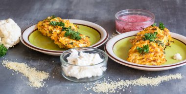 Kuskus, karnabahar ve baharat hafif kek fırında pişmiş