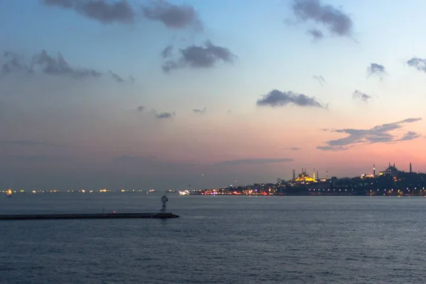 Pelabuhan Laut Selat Bosphorus Pemandangan Istanbul Coast Resort Town Ferry — Stok Foto