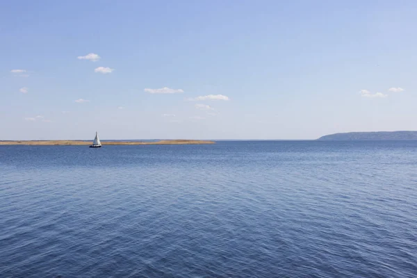 Wyspa Jacht Rzece Żaglówka Dnieprze Charakter Ukrainy Malowniczy Krajobraz Ładny — Zdjęcie stockowe