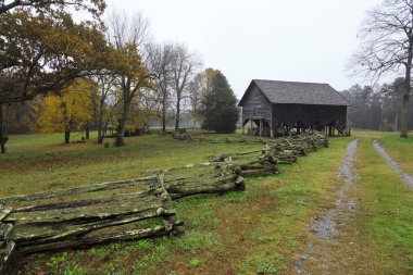 Kings Mountain State Park Güney Carolina'da yaşam geçmiş çiftlikte ahır