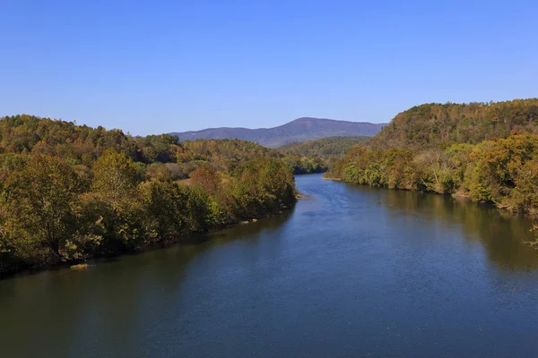 James River Virginia Jesienią — Zdjęcie stockowe