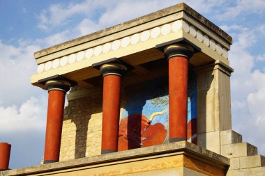 Knossos Sarayı, Girit Yunanistan - 20 Ağustos 2017: Kral Minos 'un yaşadığı ve yönettiği antik saray kalıntıları