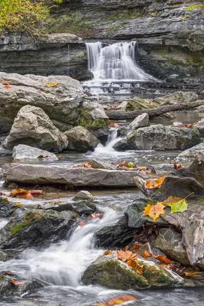 McCormicks Creek Waterfall and Boulders — Stock Photo, Image