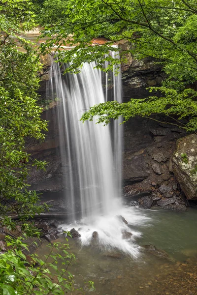 Cascata sulla corsa del cetriolo — Foto Stock