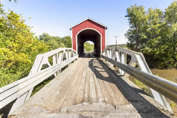 Through the Wolf Covered Bridge — Stock Photo, Image