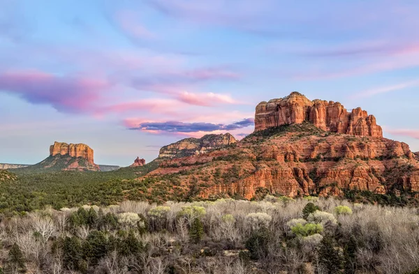 Sedona rote Felsen bei Sonnenuntergang — Stockfoto