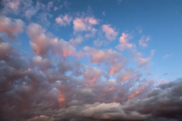 Backed Deep Blue Sky Dramatic Clouds Painted Color Sunset Weather — Stock Photo, Image