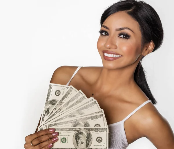 Mooie vrouw aanhouden van geld honderd dollarbiljetten — Stockfoto