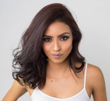 Güzel kadının yüz ve saç