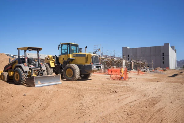 Nuevo Sitio Construcción Con Excavadora Movimiento Tierra Primer Plano —  Fotos de Stock