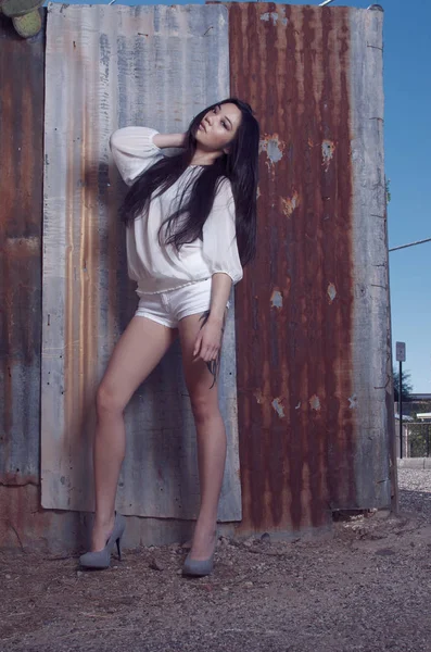 Asyalı Güzel Genç Uzun Saç Modeliyle — Stok fotoğraf