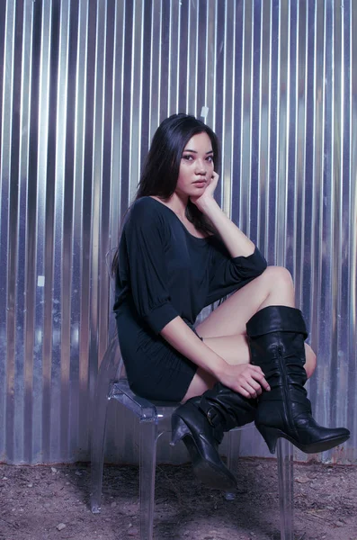 Mooie Jonge Aziatische Model Met Lang Prachtig Haar — Stockfoto