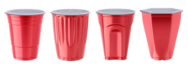 白い背景に隔離された赤いプラスチック製のカップセット 3Dイラスト — ストック写真