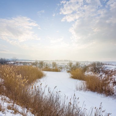 sessiz kış nehir sahne