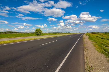 Asfalt yola kadar gidiyor