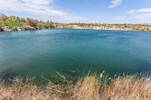 güzel yaz zümrüt göl manzara