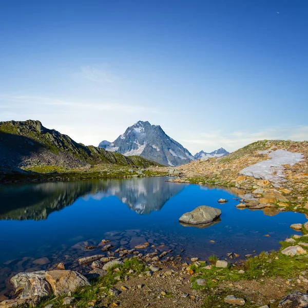 Голубые горные озера — стоковое фото