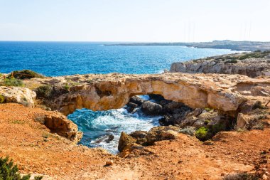 uğursuz, Kıbrıs deniz mağaraları Köprüsü