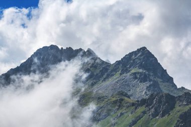 yoğun bulutlar üst mount