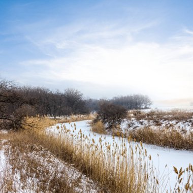 donmuş kış nehir günbatımı olay yerinde