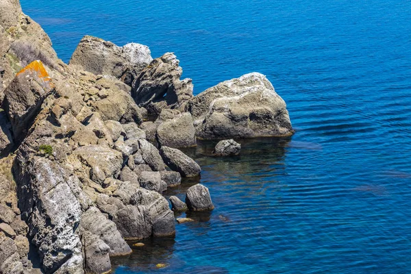 Closeup rocky sea coast — Stock Photo, Image