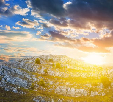 dağ ridge olay yerinde günbatımı