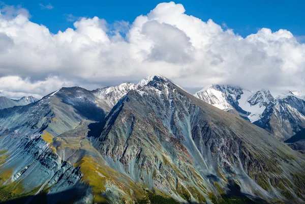 Majestuoso paisaje montañoso, altai russia —  Fotos de Stock