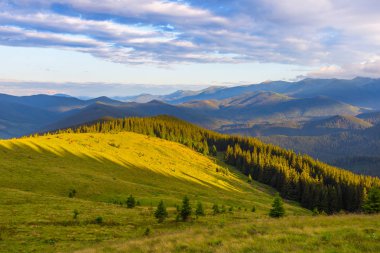 akşam yeşil dağ Vadisi