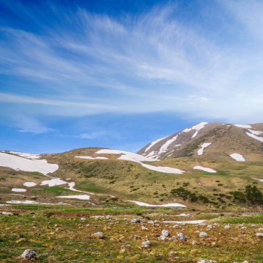 bahar dağ kar manzara