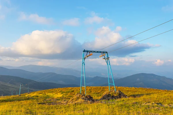 Old ski elevator in a mountains — Stock Photo, Image