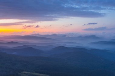 alacakaranlıkta dağ Vadisi