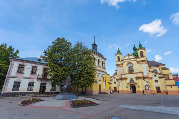 Plaza de la ciudad de verano, Ucrania, Ivano-Frankovsk —  Fotos de Stock