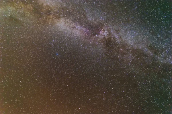 Cielo notturno con un paesaggio Via Lattea — Foto Stock