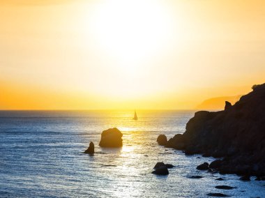 Yaz Yalı gün batımında