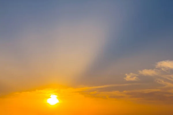 Schönen Dramatischen Sonnenuntergang Hintergrund — Stockfoto