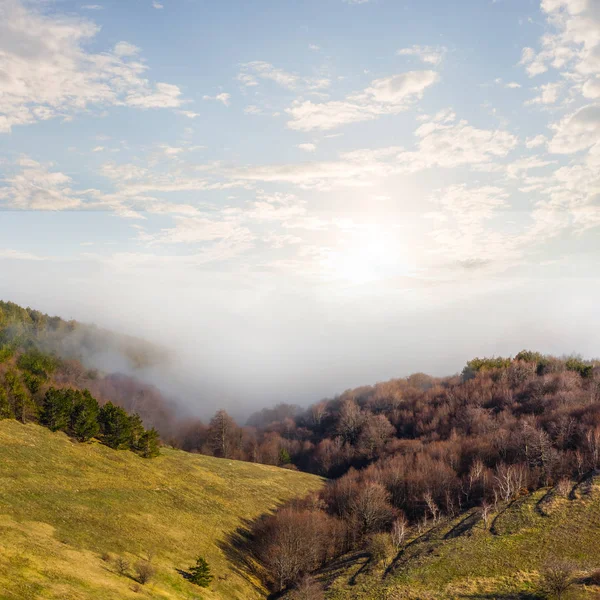 Тихі Бліді Пагорби Тумані — стокове фото