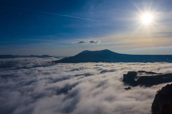 스파클 구름에서 골짜기 — 스톡 사진
