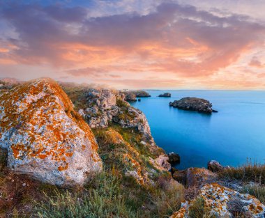 akşam kayalık deniz defne sahne