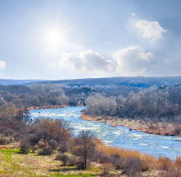田園風景 輝き太陽の下の川 — ストック写真