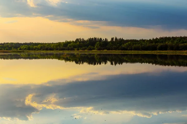 Quiet Lake Evening — Stock Photo, Image