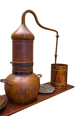 Beyaz bir arka plan üzerinde eski stilize bakır distiller