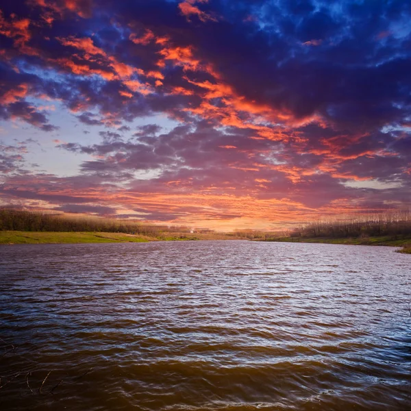 Scène Dramatique Lac Crépuscule — Photo