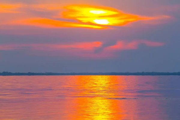 Dramatický Západ Slunce Nad Jezero Velký — Stock fotografie