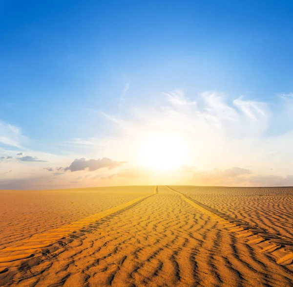 Bred Sandstrand Öknen Vid Solnedgången — Stockfoto