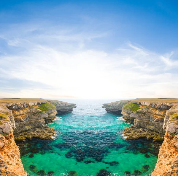 Vackra Emerald Sea Bay Scenen Vid Solnedgången — Stockfoto