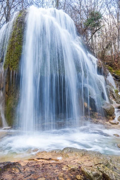 Nahaufnahme Wasserfall Auf Einem Gebirgsfluss — Stockfoto