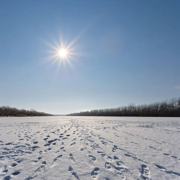 Snöbunden Vinter Slätt Den Ljusa Soliga Dagen — Stockfoto