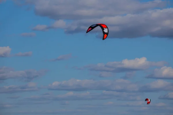 Paraplane Křídlo Pozadí Modré Oblohy — Stock fotografie