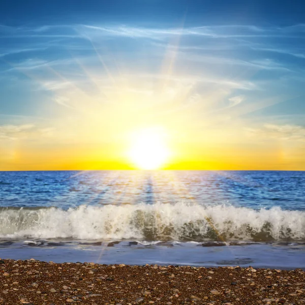 Piaszczysta Plaża Morska Wschodzie Słońca Wczesnym Rankiem Scena Morska — Zdjęcie stockowe